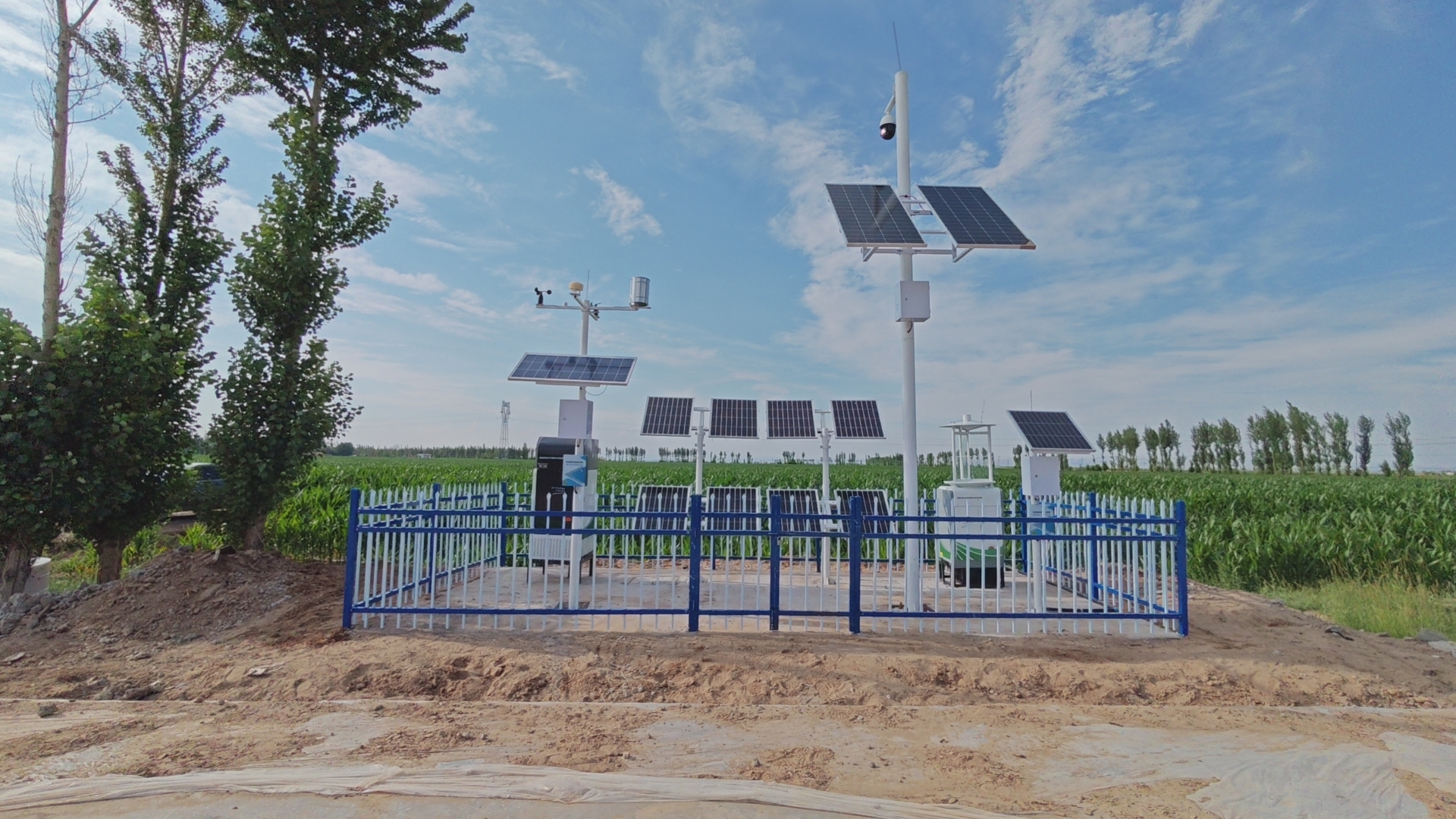 Edge-to-cloud collaboration in digital farmland projects